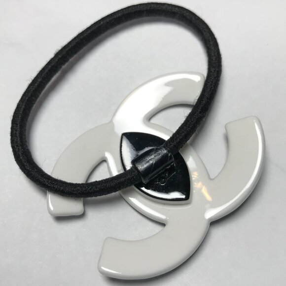 Black & White CC Pony Tail - Picture 5 of 16